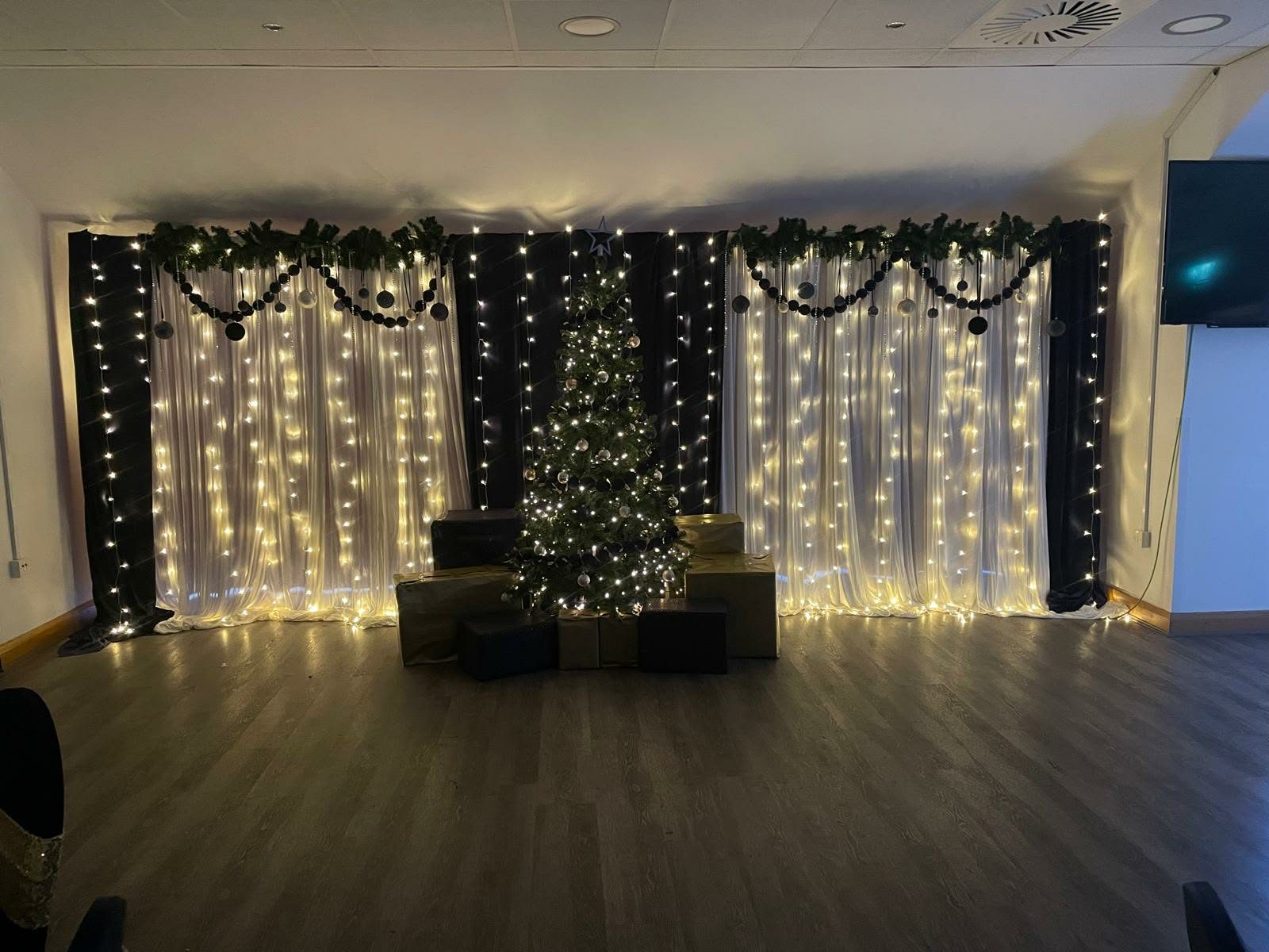 Mercure Hotel, Swansea - styled by Simply Elegant Hire