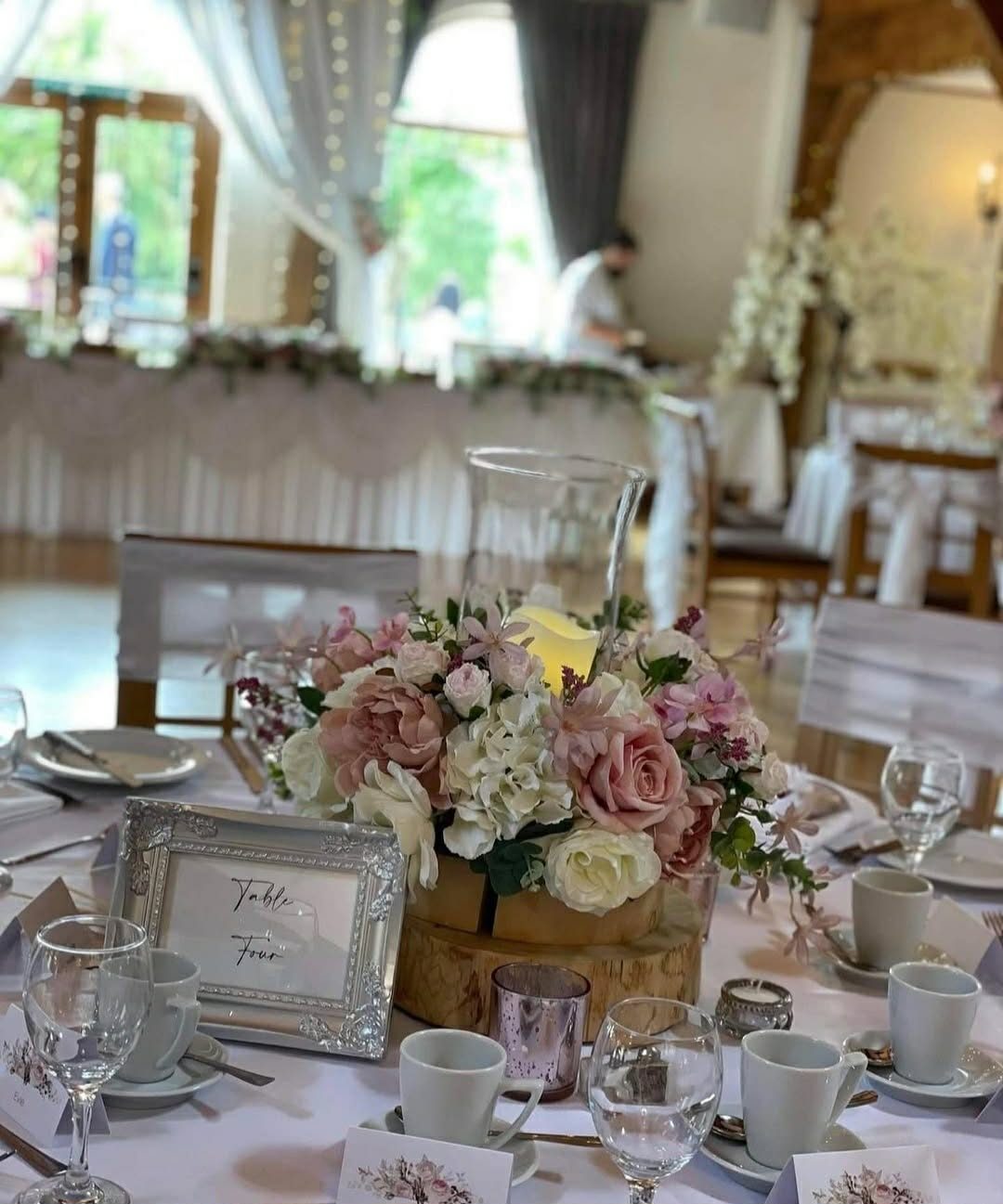 Mercure Hotel - wedding styling by Simply Elegant Hire